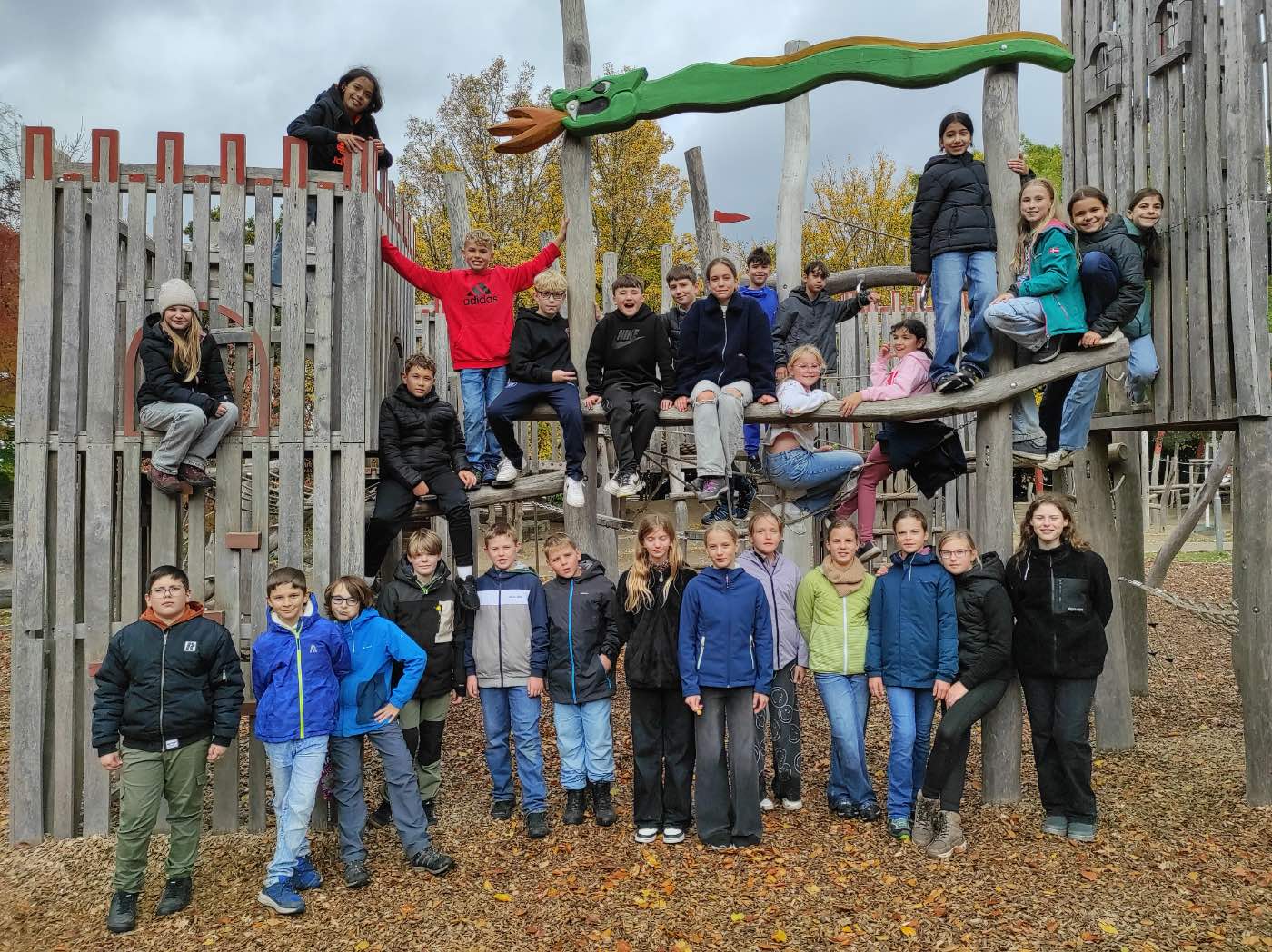 Klassenfoto 6b Spielplatz